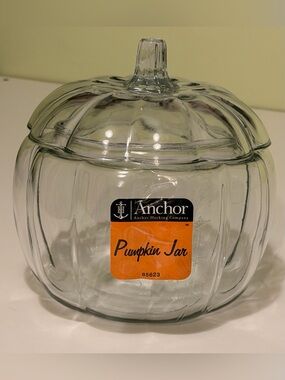 Anchor Hocking Glass Pumpkin Candy Jar w/ Lid, 70 oz (2.2 Qt) Fall/Halloween